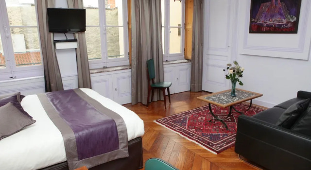 Полулюкс Hotel des Celestins