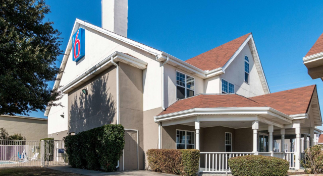 Motel 6-North Richland Hills, TX - Rufe Snow, Забронировать Мотель Норт-Ричленд-Хиллс Dallas - Fort Worth Metropolitan Area