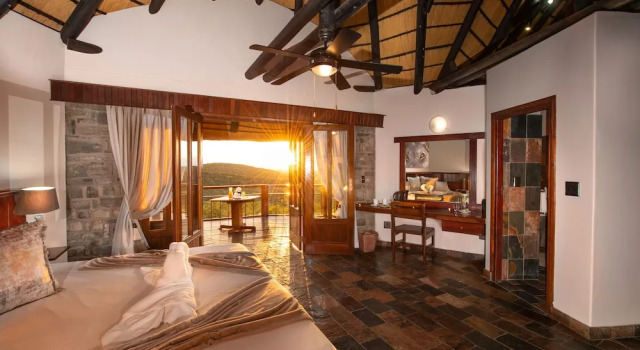 Etosha Mountain Lodge, Buchen Sie Hotel Etosha-Nationalpark Namibia