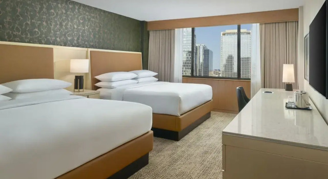 Четырёхместный номер Deluxe Sheraton Grand Nashville Downtown