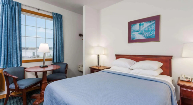 Двухместный номер Standard Days Inn by Wyndham Kill Devil Hills Oceanfront - Wilbur