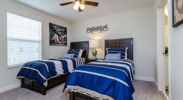 Beautiful Villa With Private Pool, Close to Disney, Orlando Villa 1819, Book Villa Hoteller i Four Corners med pool, Swimmingpool