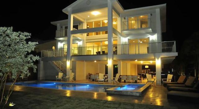 South Beach Villas Miami, Varaa Hotelli Hotellit Miami Beach uima-altaalla, Uima-allas
