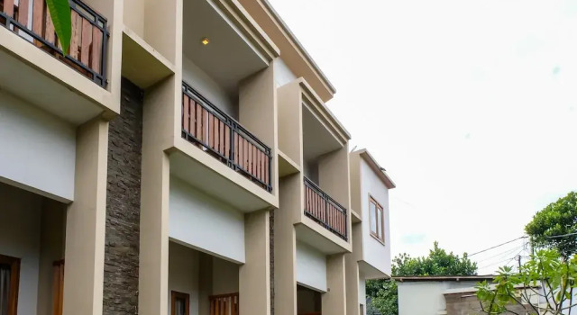 Oyo 992 Semilir Senggigi Inn