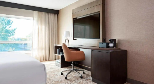 Номер Standard Chicago Marriott Southwest at Burr Ridge