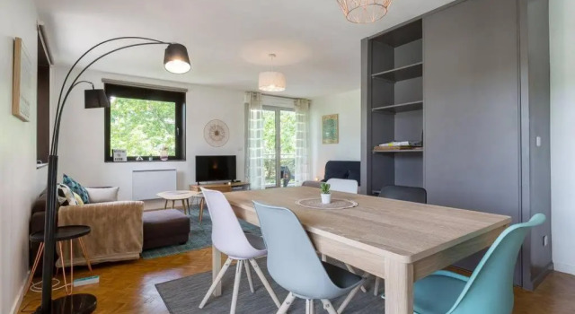 Appartement Lyon Centre Confluence 100 m2 Parking Terrasses, Rezerwuj Apartament Hotele w Rhône z parkingiem, Parking