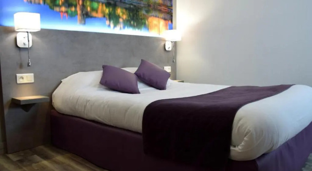 Двухместный номер Comfort Hôtel Suzane
