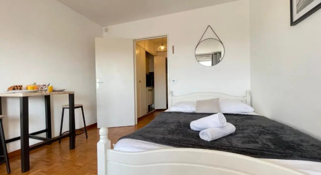 Prado - Proche Stade Vélodrome, Rezerwuj Hotel Hotele w Carros z basenem, Basen