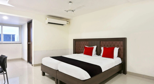 Capital O 9003 Halcyon Deccan Inn, Rezerwuj Hotel Hyderabad 