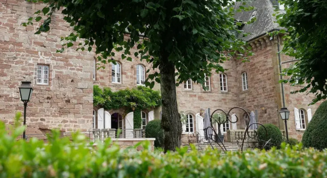 Château de Castel Novel Boutique Hôtel, Rezerwuj Boutique Hotel Hotele w Varetz z basenem, Basen