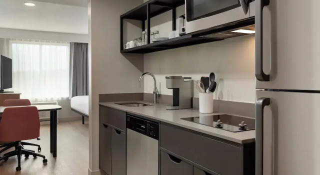 Двухместная студия LivSmart Studios By Hilton Kokomo