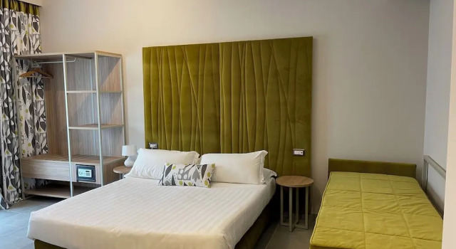Четырёхместный номер Comfort с балконом Hotel SantElia