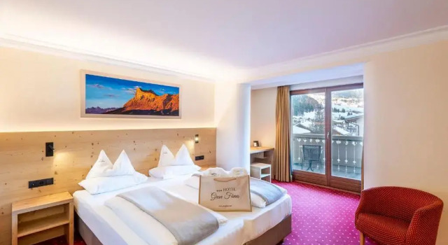 Трёхместный номер Standard с балконом Hotel Gran Fanes