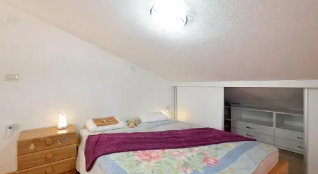 Holiday Home Zlatko, Buchen Sie Ferienwohnung Apartments in Posesi, Ferienwohnung