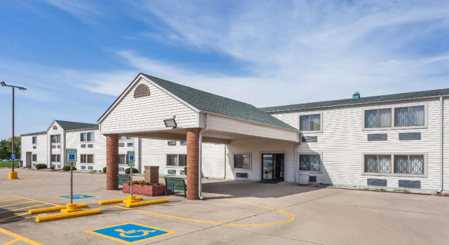 Четырёхместный люкс с 2 комнатами Fairbridge Inn Express Decatur Forsyth IL
