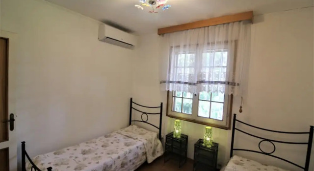 Spacious Villa With Garden by the sea, Book Villa Hoteller i Friuli Venezia Giulia med parkering, Parkering
