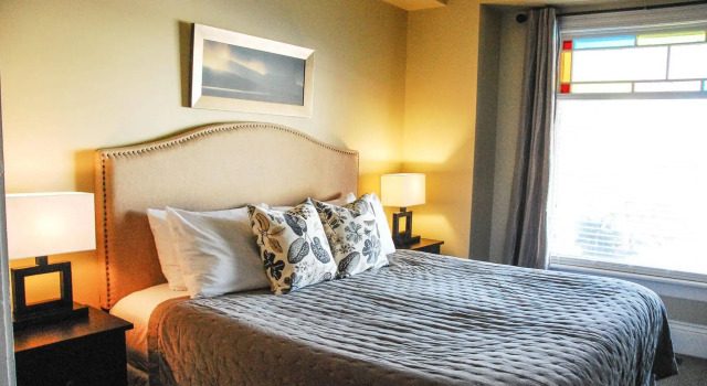 Newsroom Suites, Book Hotel Wellington Prince Edward