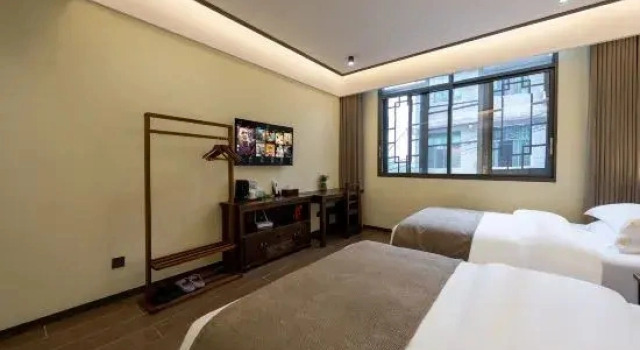 Suite ZUOLINYOUSHE