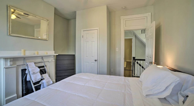 Home w/ Hot Tub < 2 Mi to Downtown Richmond!, Забронировать Дом для отпуска Ричмонд Виргиния