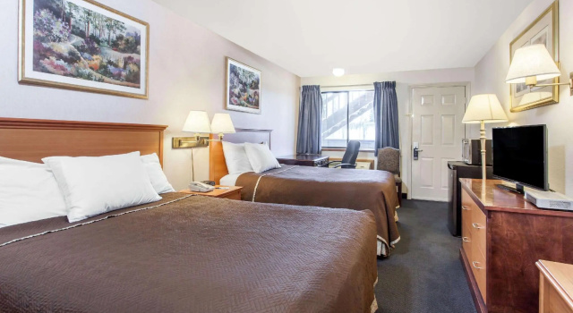 Четырёхместный номер Deluxe Econo Lodge Edmonds North Seattle