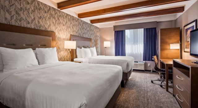 Четырёхместный номер Standard Best Western Plus Portsmouth Hotel & Suites