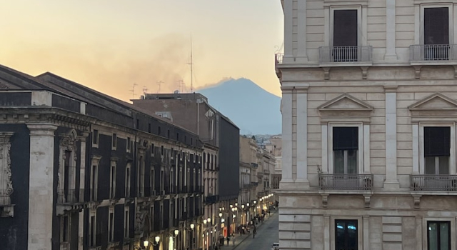 Номер Deluxe с балконом и с видом на горы Belduomo Catania Rooms & Flat