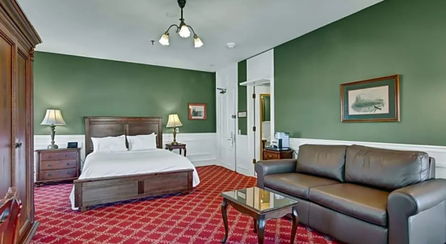 Двухместный номер Deluxe St James Hotel