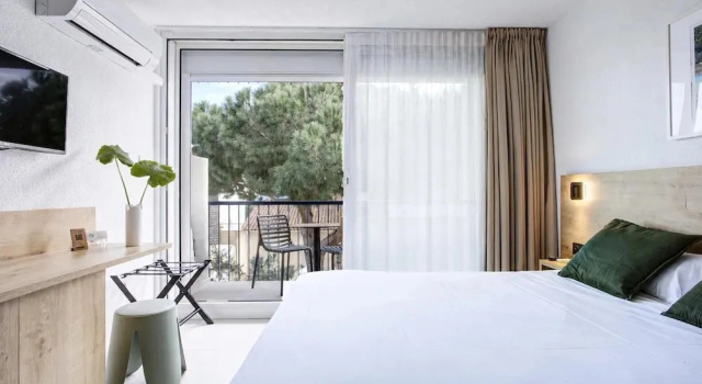 Двухместный номер Comfort с балконом Hotel Centre Plage
