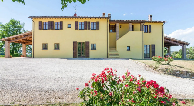Holiday Home in Urbania With Hill Views, Rezervovat Hotel Urbania 