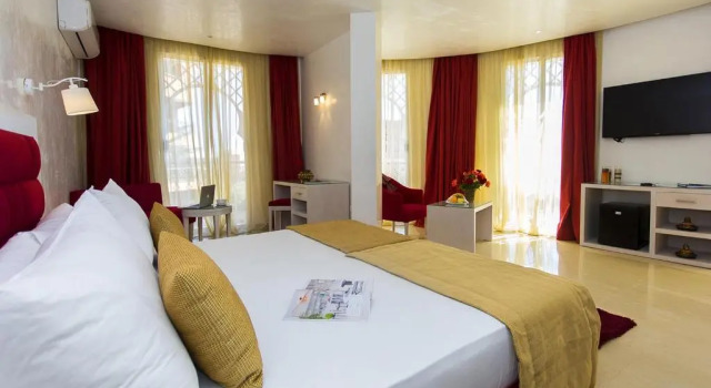 Полулюкс Hôtel Racine