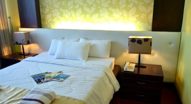 San Remigio Pensionne Suites, Prenota Hotel Mabolo Visayas