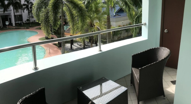 Апартаменты Luxury с 3 комнатами с балконом Rimbun Suites & Residences