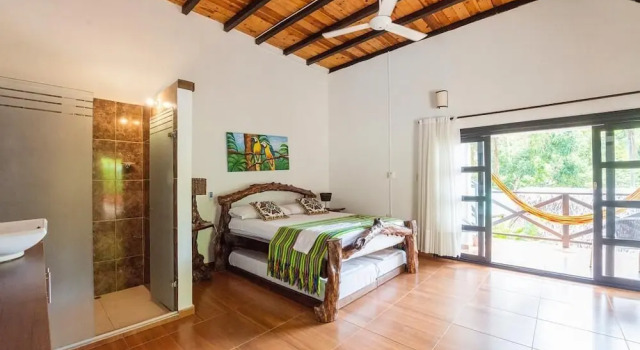 Четырёхместный номер Standard с балконом Hostal Antawara Tayrona