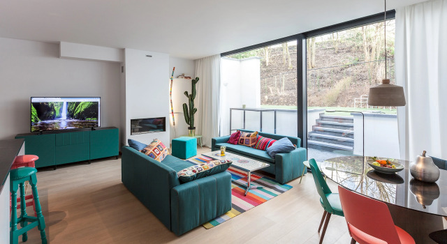 Unit 6 - Colorful Smart Home Triplex Private Garden & Parking