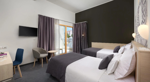 Двухместный номер Superior с балконом Hotel Salona Palace