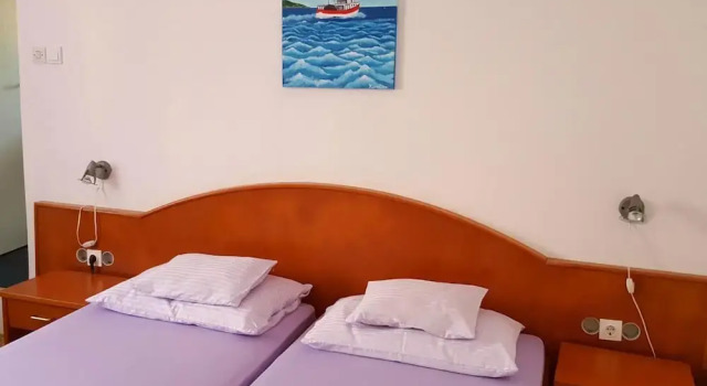Rooms Milena - Double or Twin Room With Private Bathroom, Забронировать Дом для отпуска Виллы Лопуд, рядом с Частный пляж «Villa Lola», Вилла