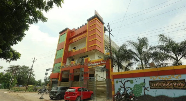 OYO 17204 Vrindawan Galaxy