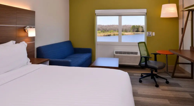 Двухместный люкс Holiday Inn Express & Suites Trinity by IHG
