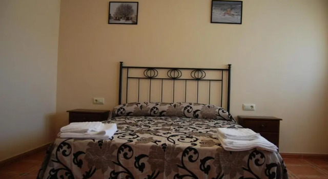 Casas Rurales Mirador Al Castillo, Prenota Hotel Paracuellos 