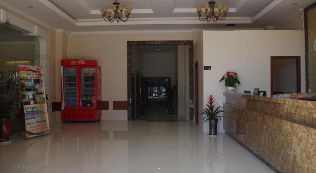 An Ke Qian Yi Hotel, Rezerwuj Hotel Hotele w Qujing z parkingiem, Parking