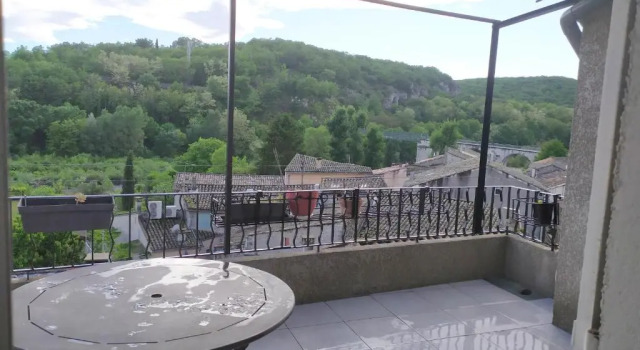 Vogüé meublé 2 étoiles, La plus belle vue de Vogüé, Prenota Appartamento Hotel a Alvernia con parcheggio, Parcheggio