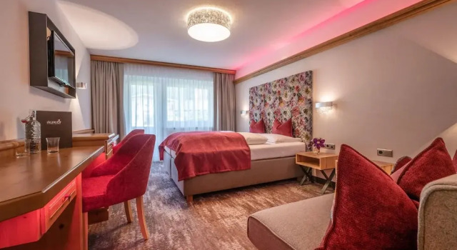 Двухместный номер Deluxe с балконом и с видом на горы Hotel Jägerhof Mayrhofen