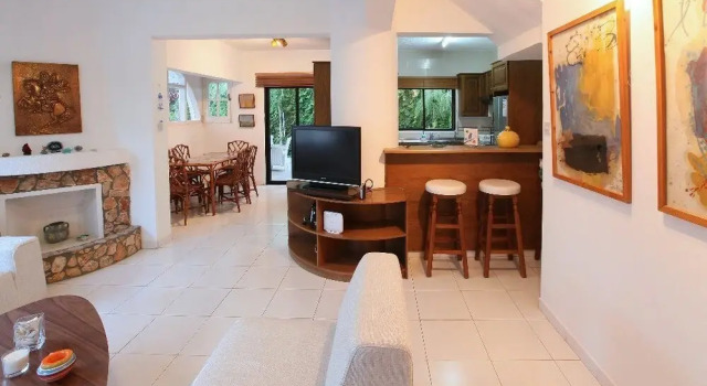 Green Bay Villa, Book Villa Hotels in Protaras with Parking, near Neolithic Settlement, Parking