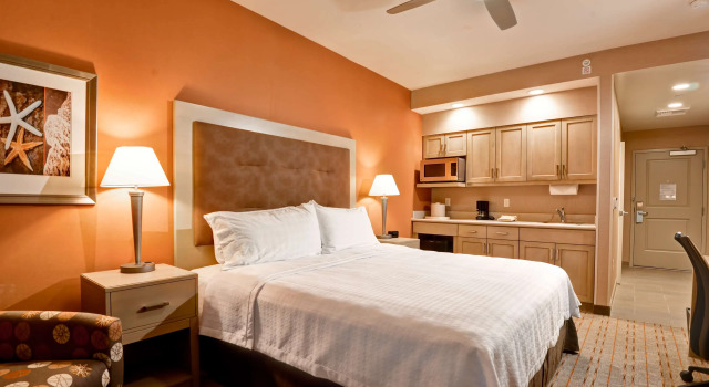 Homewood Suites by Hilton Anaheim Conv Ctr/Disneyland Main, Забронировать Курортный отель Отели Анахайм с завтраком, рядом с Anaheim Gardenwalk, Завтраки