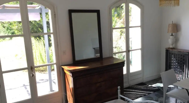 La maison du lac, Varaa Bed and Breakfast  