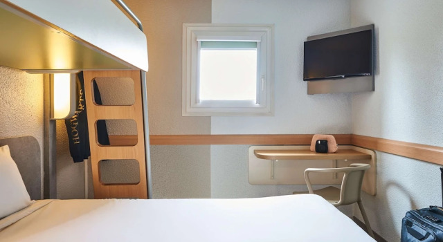 Номер Standard ibis budget Versailles Chateau Saint cyr lEcole