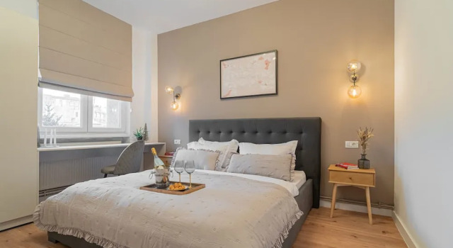 Loggia Luxe 5BR Living in Universitatii Area, Prenota Appartamento Bucarest Muntenia