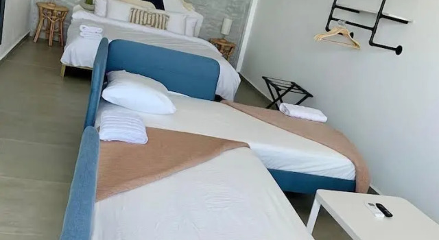 Семейный люкс с балконом Corcega Beachfront Suites