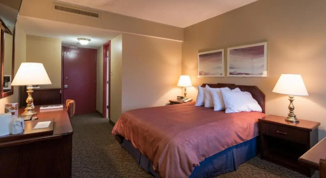 Номер Deluxe Travelodge by Wyndham Winnipeg Airport West