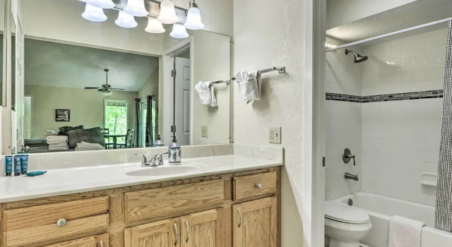 Коттедж Osage Beach Home w/ Resort-style Amenities!